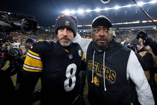 Proprietário do Steelers comenta sobre o futuro de Aaron Rodgers Proprietário do Steelers comenta sobre o futuro de Aaron Rodgers após Mike Tomlin deixar o cargo