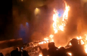 Protestos no Irã se tornam mais mortíferos à medida que o apagão da Internet do regime não consegue impedir o levante Protestos no Irã se tornam mais mortíferos à medida que o apagão da Internet do regime não consegue impedir o levante