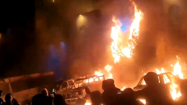 Protestos no Irã se tornam mais mortíferos à medida que Protestos no Irã se tornam mais mortíferos à medida que o apagão da Internet do regime não consegue impedir o levante