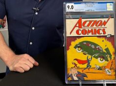 Quadrinho número 1 do Superman roubado de Nicolas Cage é vendido por US$ 22 milhões Vincent Zurzolo, presidente da Metropolis Collectibles/Comic Connect, exibe o gibi no início de janeiro, antes de ser vendido por US$ 15 milhões.