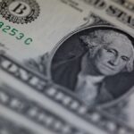 Queda do dólar é retomada à medida que aumentam os temores de desvalorização