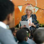 Rainha Camilla comemorou o quinto aniversário de seu clube do livro Reading Room (PA)