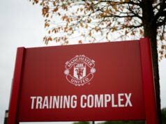 Quem é o garoto-prodígio irlandês que supostamente estará em julgamento pelo Man Utd O Manchester United comemora a vitória na liga.