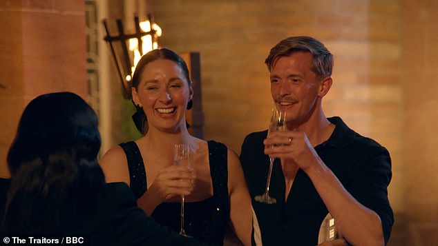 Quem ganhou Os Traidores? Stephen Libby e Rachel Duffy levam Os traidores Stephen Libby e Rachel Duffy saíram vitoriosos na emocionante final de sexta-feira do The Traitors, ao levarem para casa o enorme prêmio em dinheiro