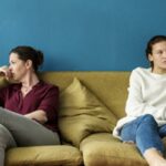 Querida Abby: Minha filha descobriu a verdade sobre o pai e agora está furiosa