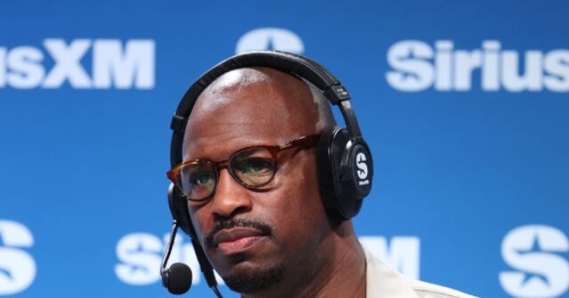 RELATÓRIO: Veterinário da NFL Vernon Davis acusado de agredir uma RELATÓRIO: Veterinário da NFL Vernon Davis acusado de agredir uma mulher durante uma discussão sobre o aborto