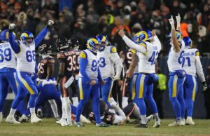 Rams se livram do passe selvagem de TD de Caleb Williams para forçar OT, vencer Bears por 20-17 para chegar ao jogo do título da NFC Rams se livram do passe selvagem de TD de Caleb Williams para forçar OT, vencer Bears por 20-17 para chegar ao jogo do título da NFC
