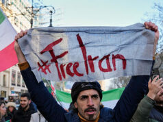 ‘Ratos fugindo do navio’: as elites governantes do Irã ‘transferem freneticamente’ milhões para o exterior, diz Bessent, à medida que novas sanções chegam Título: Líbano Irã ID da imagem: 25225408002313 Artigo: O secretário iraniano do Conselho Supremo de Segurança Nacional, Ali Larijani, fala durante uma entrevista coletiva após sua reunião com o presidente do parlamento libanês, Nabih Berri, em Beirute, Líbano, quarta-feira, 13 de agosto de 2025. (AP Photo / Bilal Hussein)