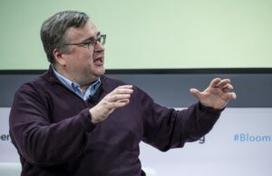 Reid Hoffman exorta os líderes do Vale do Silício a pararem de dobrar os joelhos ao presidente Trump Reid Hoffman