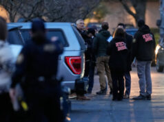 Relatório: Agentes federais dos EUA atiram em 2 em Portland, motorista de veículo ‘armado’ Relatório: Agentes federais dos EUA atiram em 2 em Portland, motorista de veículo 'armado'