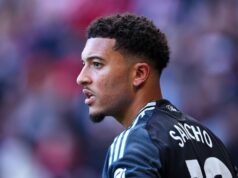 Relatório: Man Utd considera transferência para o garoto-prodígio sub-21 da Inglaterra, Jadon Sancho, disse que tem o ‘mundo a seus pés’ Diretor de futebol Jason Wilcox em ação durante uma sessão de treinamento do time principal no complexo de treinamento Carrington em 2025 em Manchester, Inglaterra.