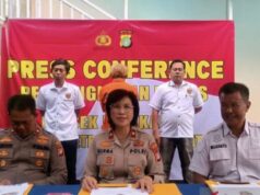 Repreendido por fumar enquanto dirigia uma motocicleta, um homem em Jagakarsa esfaqueou o motorista com uma chave de fenda Repreendido por fumar enquanto dirigia uma motocicleta, um homem em Jagakarsa esfaqueou o motorista com uma chave de fenda