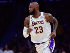 Resumo da NBA: Defesa aprimorada ajuda Lakers a vencer Raptors; Hornets quebra sequência de derrotas contra o Nuggets Resumo da NBA: Defesa aprimorada ajuda Lakers a vencer Raptors; Hornets quebra sequência de derrotas contra o Nuggets
