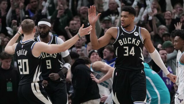 Resumo da NBA: enterrada de Giannis ajuda Bucks a vencer Resumo da NBA: enterrada de Giannis ajuda Bucks a vencer o Hornets em um thriller