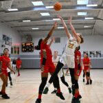 Resumo de preparação: Pinewood termina forte, encerra o comício do Salesiano para permanecer invicto