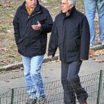 Andrew Mountbatten-Windsor e Jeffrey Epstein em dezembro de 2010. O ex-príncipe convidou o pedófilo para jantar no Palácio de Buckingham dias após o término de sua prisão domiciliar