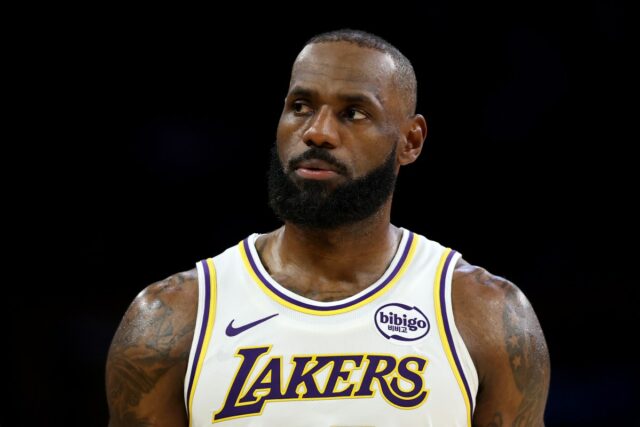 Revelado o status final de LeBron James para Lakers-Spurs
