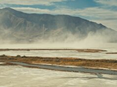 Revisão de ‘The Lake’: Documento sobre mudanças climáticas de Leonardo DiCaprio, Jimmy Chin e Chai Vasarhelyi levanta alarmes sobre o destino do Grande Lago Salgado Revisão de 'The Lake': Documento sobre mudanças climáticas de Leonardo DiCaprio, Jimmy Chin e Chai Vasarhelyi levanta alarmes sobre o destino do Grande Lago Salgado