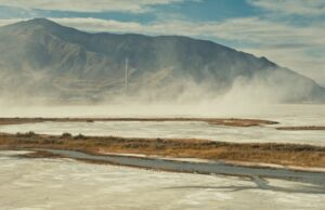 Revisão de ‘The Lake’: Documento sobre mudanças climáticas de Leonardo DiCaprio, Jimmy Chin e Chai Vasarhelyi levanta alarmes sobre o destino do Grande Lago Salgado Revisão de 'The Lake': Documento sobre mudanças climáticas de Leonardo DiCaprio, Jimmy Chin e Chai Vasarhelyi levanta alarmes sobre o destino do Grande Lago Salgado