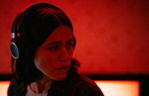 Revisão de ‘Undertone’: estreia de terror com áudio de Ian Tuason grita proficiência técnica Revisão de 'Undertone': estreia de terror com áudio de Ian Tuason grita proficiência técnica