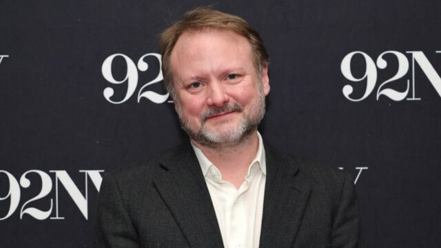 Rian Johnson nega relatos de que ele ficou 'assustado' com as críticas online de 'Star Wars'
