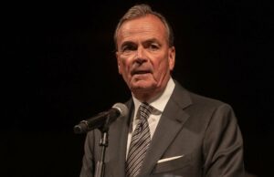 Rick Caruso confirma que não concorrerá a prefeito ou governador em 2026: ‘Profundamente decepcionado por recuar’ Rick Caruso confirma que não concorrerá a prefeito ou governador em 2026: ‘Profundamente decepcionado por recuar’