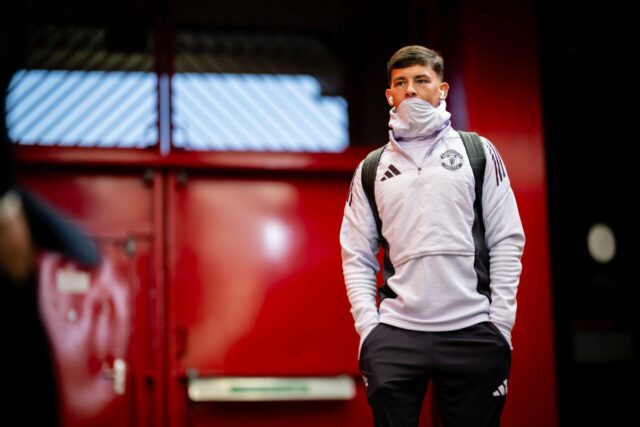 Shea Lacey recebe cartão vermelho