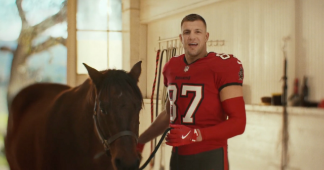 Rob Gronkowski relaxa seu 'tight end' para anúncio do Super Bowl sobre rastreamento de câncer de próstata
