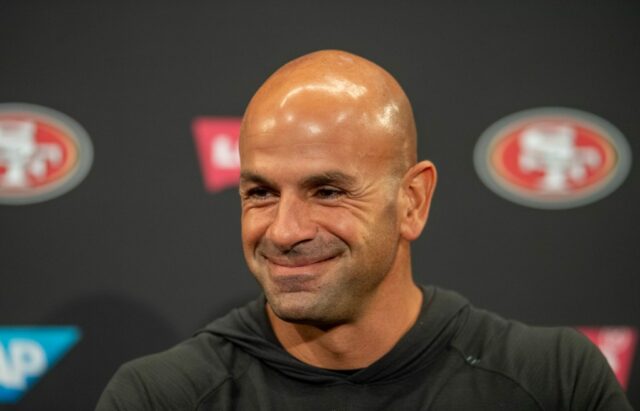 Robert Saleh assina contrato de cinco anos com os Titans, deixando oficialmente o 49ers
