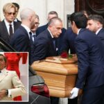 Roma presta sua última homenagem ao 'Imperador' Valentino da moda em uma exibição pública de dois dias