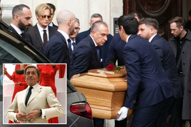 Roma presta sua última homenagem ao 'Imperador' Valentino da moda em uma exibição pública de dois dias
