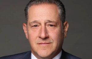 Ron Schwartz, da Lionsgate, deixará o cargo de presidente e COO de cinema Irmãos Russo Marvel Hall H