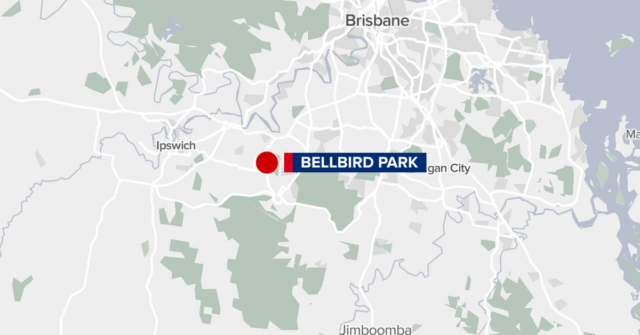 Ruas fechadas enquanto a polícia de Queensland procura por homem supostamente armado
