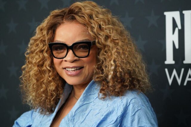 Ruth E. Carter faz história no Oscar novamente com indicação de figurinista por 'Sinners'
