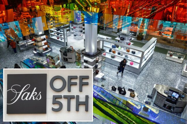 Logotipo Saks OFF 5TH no exterior de um edifício.