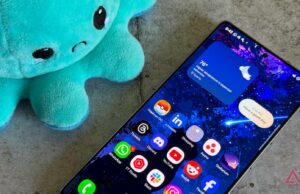 Samsung inadvertidamente vaza o melhor recurso do Galaxy S26 Ultra Samsung Galaxy S25 Ultra encostado na grama