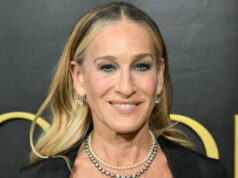 Sarah Jessica Parker em mais ‘Sex and the City’, ‘Hocus Pocus 3’ e chama a sequência de ‘The Family Stone’ de um ‘dilema agridoce’ após a morte de Diane Keaton Sarah Jessica Parker em mais 'Sex and the City', 'Hocus Pocus 3' e chama a sequência de 'The Family Stone' de um 'dilema agridoce' após a morte de Diane Keaton