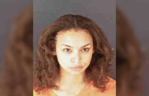 Sarasota prende mulher por supostamente manter e manter uma casa de jogos Sarasota prende mulher por supostamente manter e manter uma casa de jogos