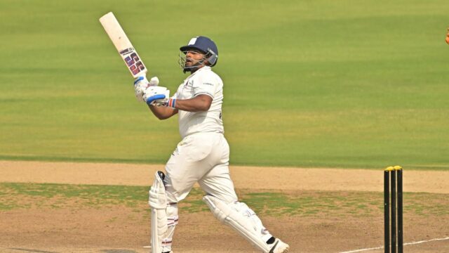 Sarfaraz Khan credita dicas de Azharuddin por seu duplo século Sarfaraz Khan credita dicas de Azharuddin por seu duplo século contra Hyderabad