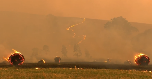 Segundo golpe para a comunidade devastada pelo incêndio florestal, enquanto Victoria dispara, Alexandra