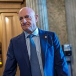 Senador Mark Kelly processa Departamento de Defesa dos EUA por ‘retribuição punitiva’