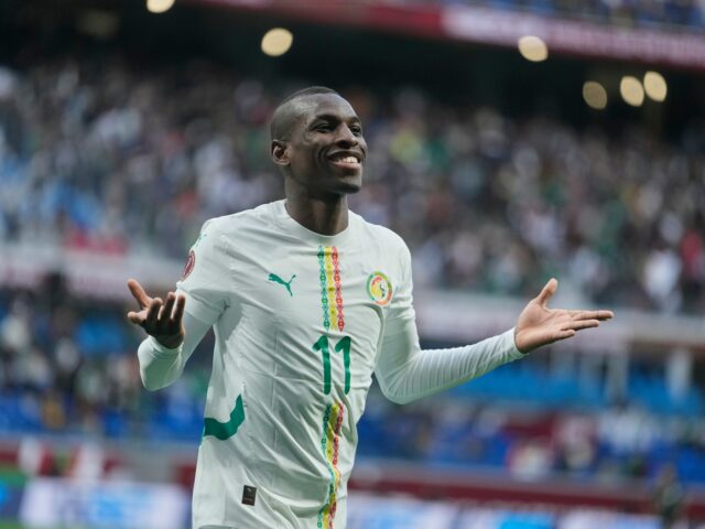 Senegal x Sudão: AFCON 2025 – notícias da equipe, horário Kalidou Koulibaly, do Senegal, comemora o segundo gol durante a partida de futebol do grupo D da Copa das Nações Africanas entre Benin e Senegal em Tânger, Marrocos, terça-feira, 30 de dezembro de 2025. (AP Photo/Themba Hadebe)
