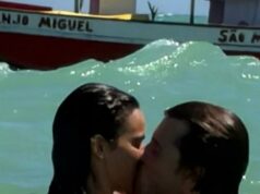 Shawn Mendes faz malas no PDA com a atriz Bruna Marquezine em Ocean Shawn Mendes beijando Bruna no oceano Instagram - @du_vital