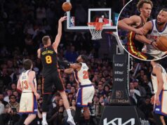 Shorthanded Knicks vence Hawks em uma de suas piores derrotas da temporada O pivô do Atlanta Hawks, Kristaps Porzingis #8, chuta sobre o atacante do New York Knicks, Guerschon Yabusele #28.