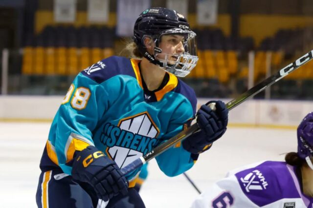 Kristyna Kaltounkova, retratada no início da temporada, marcou dois gols na derrota dos Sirens por 4 a 3 nos pênaltis para o Fleet em 28 de janeiro de 2026.