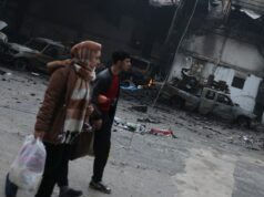 Sírios em áreas curdas de Aleppo se despedaçam após confrontos Sírios em áreas curdas de Aleppo se despedaçam após confrontos