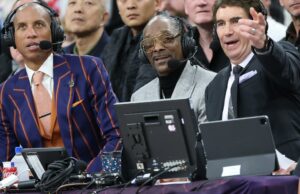 Snoop Dogg hilariamente acompanha o discurso furioso de produção de ejeção de Steve Kerr Snoop Dogg hilariamente acompanha o discurso furioso de produção de ejeção de Steve Kerr