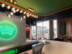 Spotify expande programa de parceria à medida que consumo de podcast de vídeo quase dobra Bill Simmons