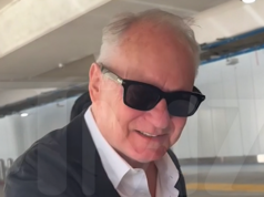 Stellan Skarsgård revela que ficou absolutamente perdido no Globo de Ouro 011326 Stellan Skarsgard Kal