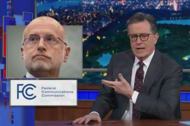 Stephen Colbert afirma que a FCC está tentando 'silenciar' ele e outros apresentadores noturnos
